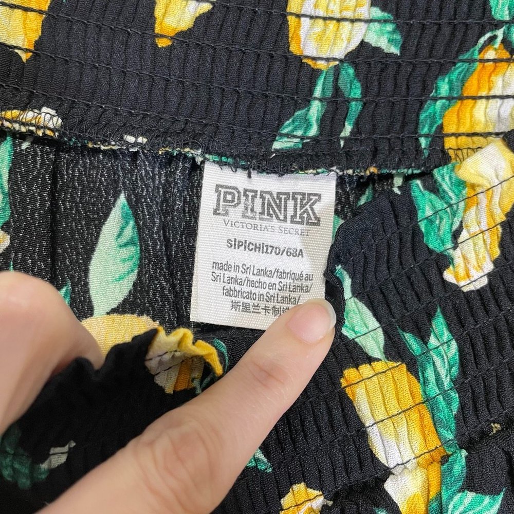 Victoria's Secret PINK Ladies Smocked Black Casual Summer Shorts with Lemons, S - Picture 3 of 4
